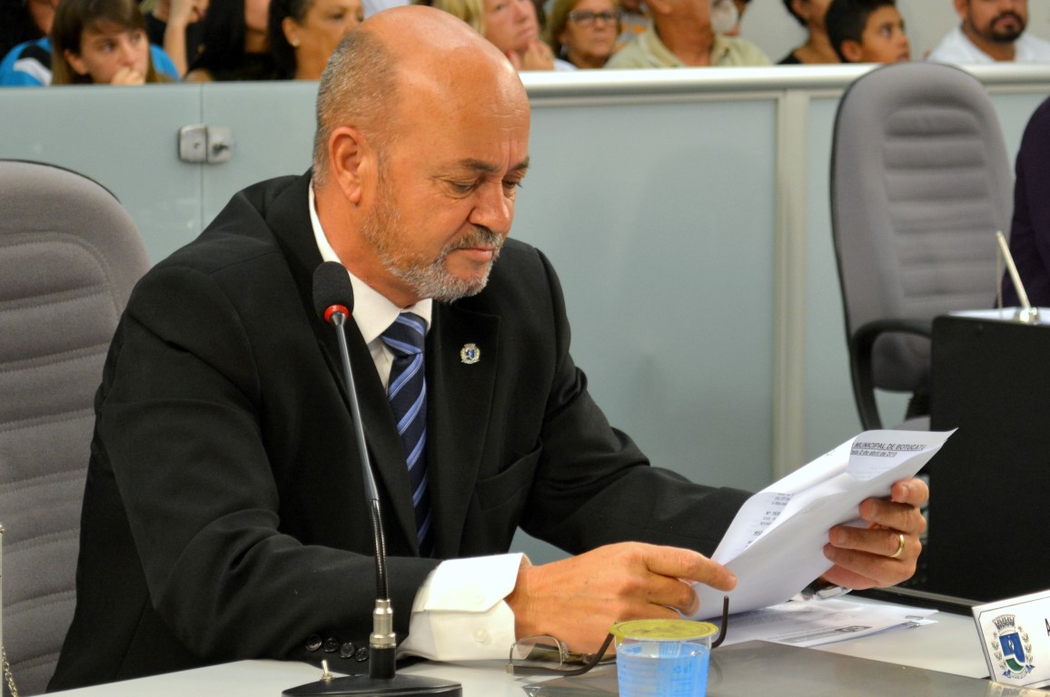 Vereador sugere vagas próprias para mototáxis